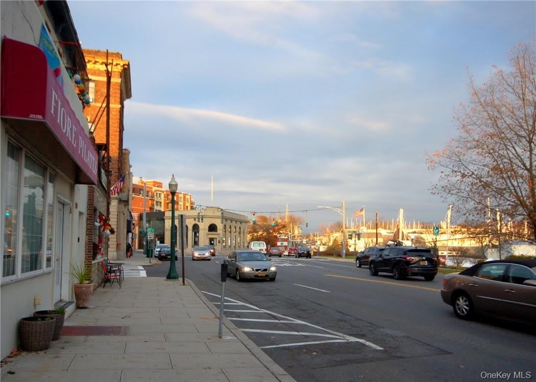 132 W Boston Post Road