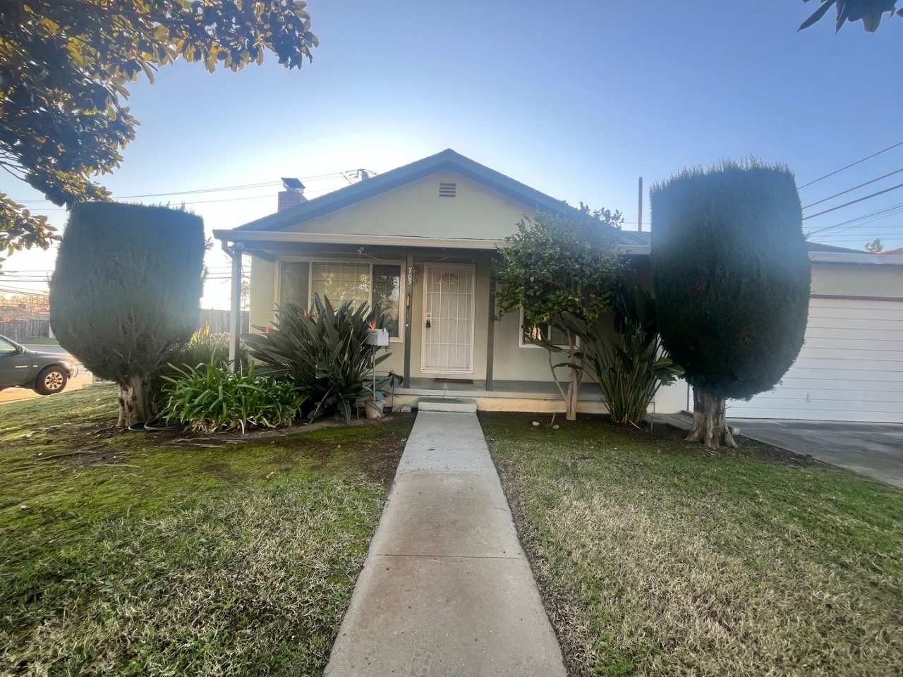 Spacious 3 bedroom 1 bath in San Jose!!