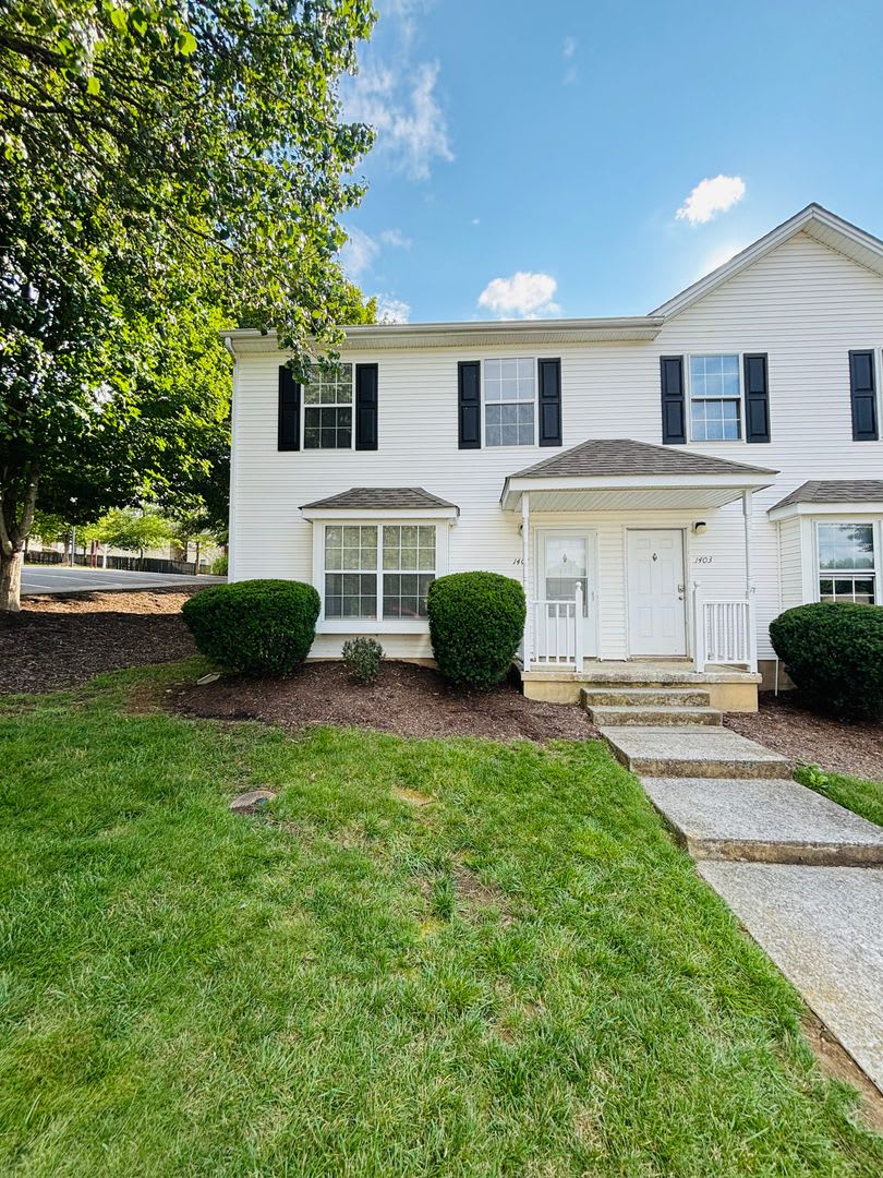 4 Bedroom 2.5 half Bath Townhouse