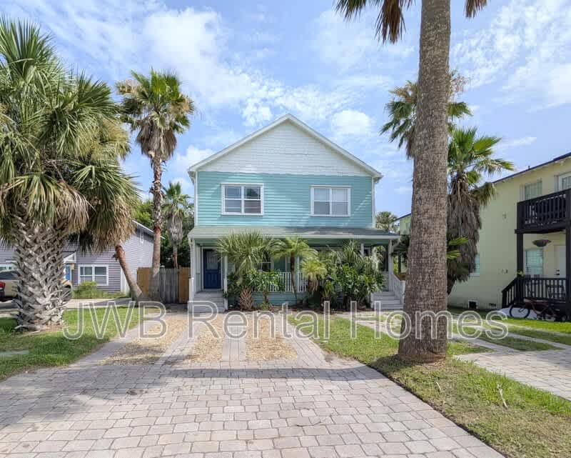 411 3rd Ave S Unit A