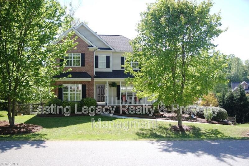 950 Wellesley Place Dr