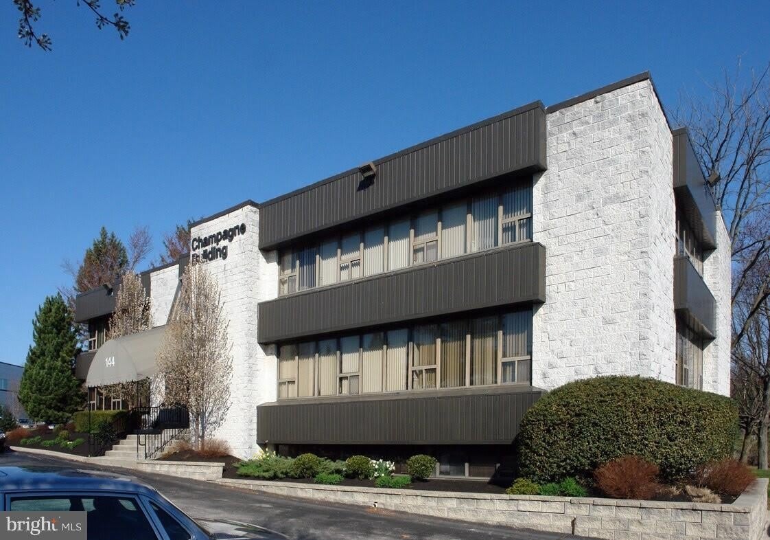 144 E DEKALB Pike unit: 200