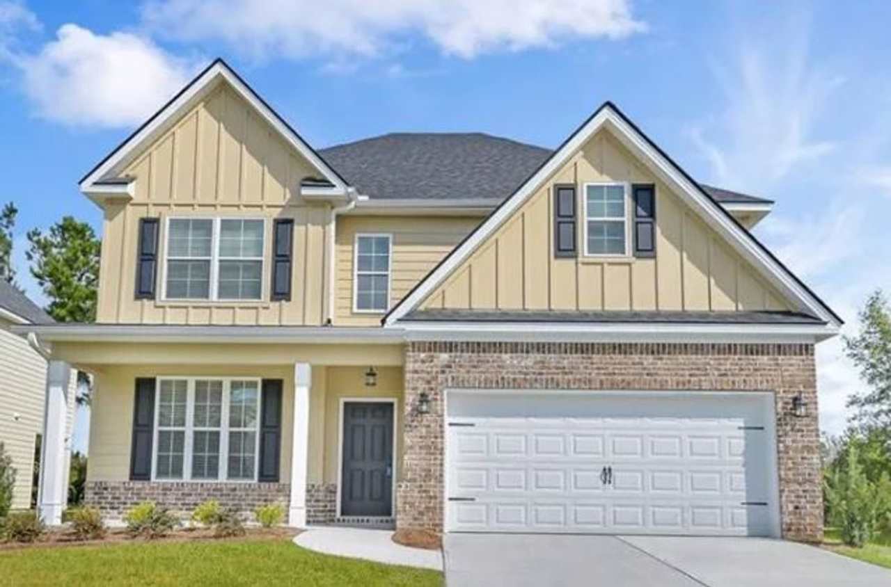 Large  Cozy 4 BR-3 Bath Home in Richmond Hill