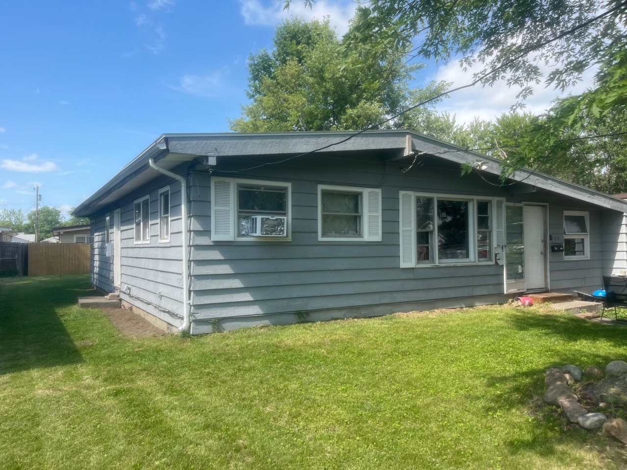 5 Bedroom 1 bath House for rent