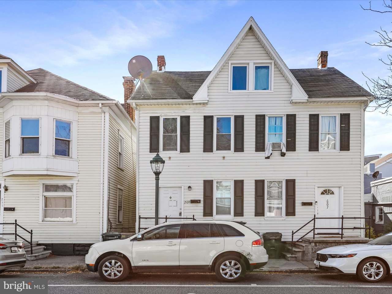 209 E WASHINGTON Street