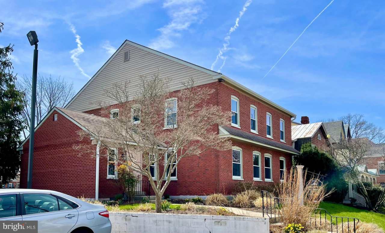 320-322 W FRONT Street