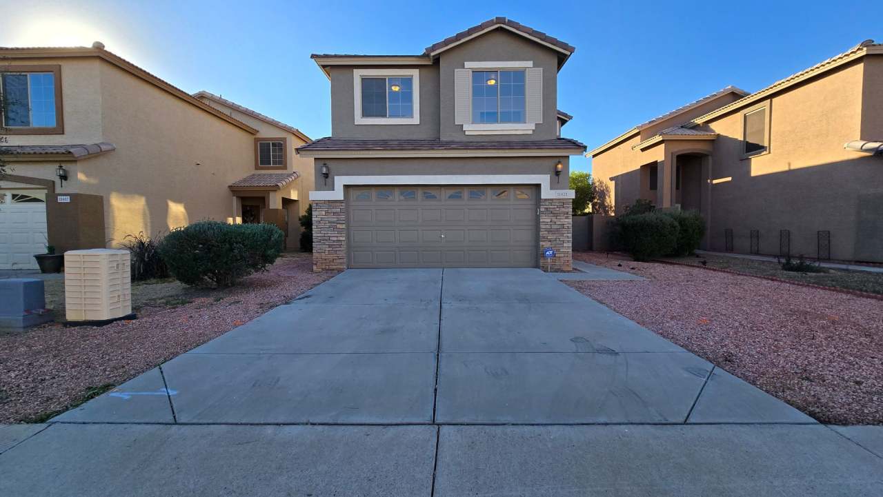 Clean and Cozy home in desirable area!