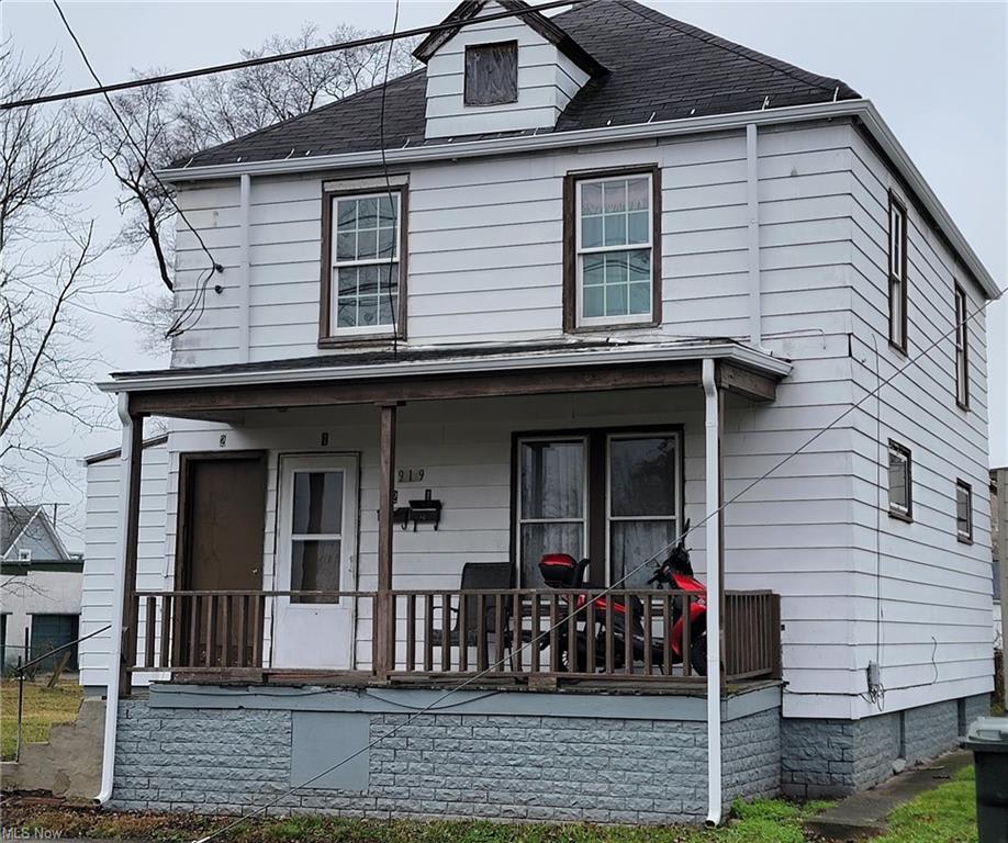 919 Spring Avenue Northeast - 2