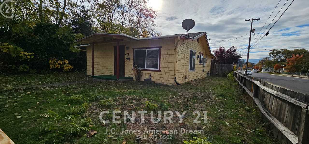 Charming Home Close to Downtown Grants Pass