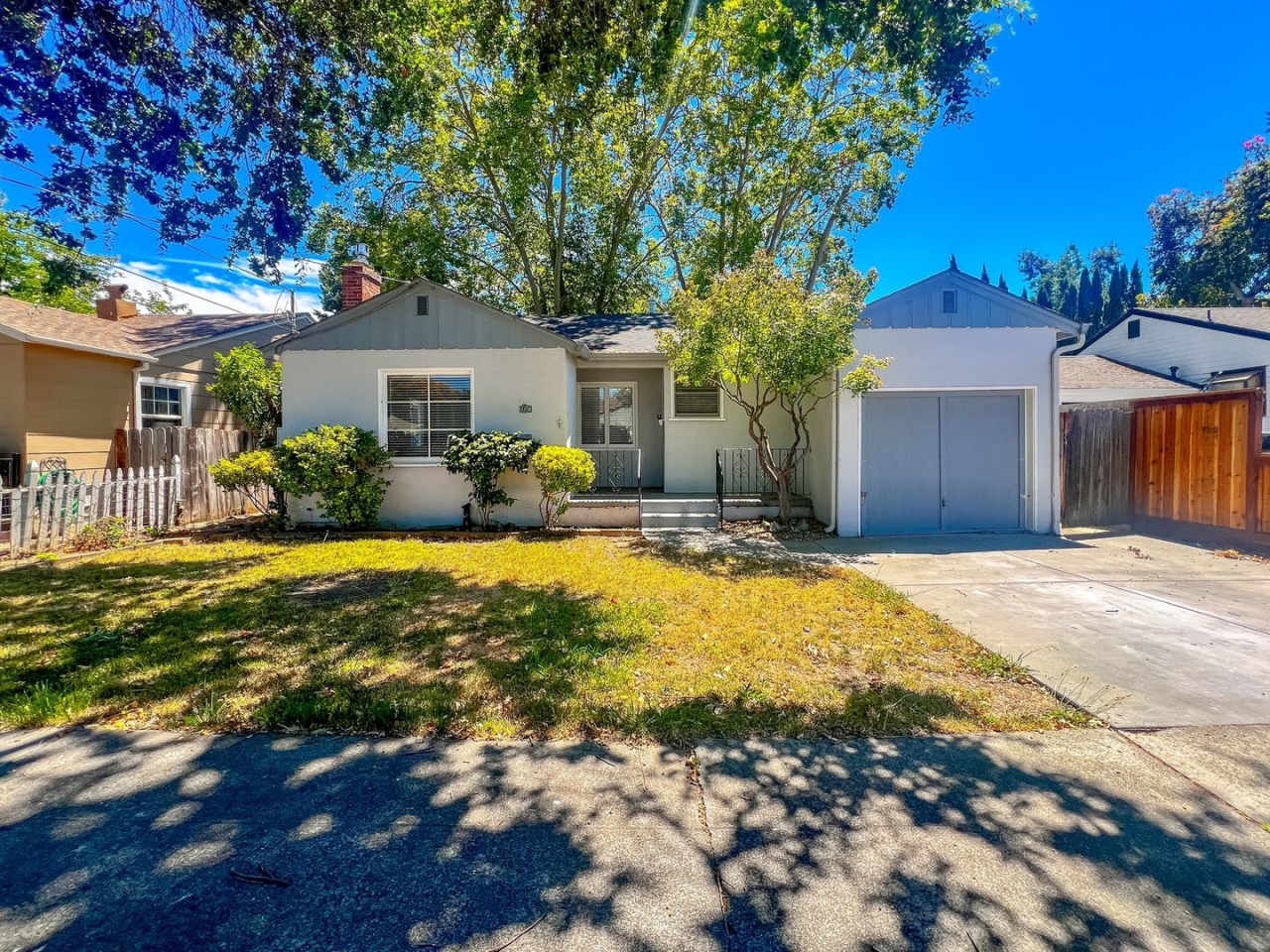 Absolutely Charming Two Bedroom Napa Home