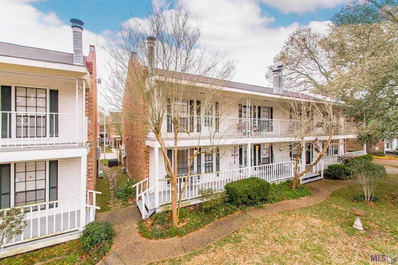 2 Bedroom Townhome off Coursey Blvd