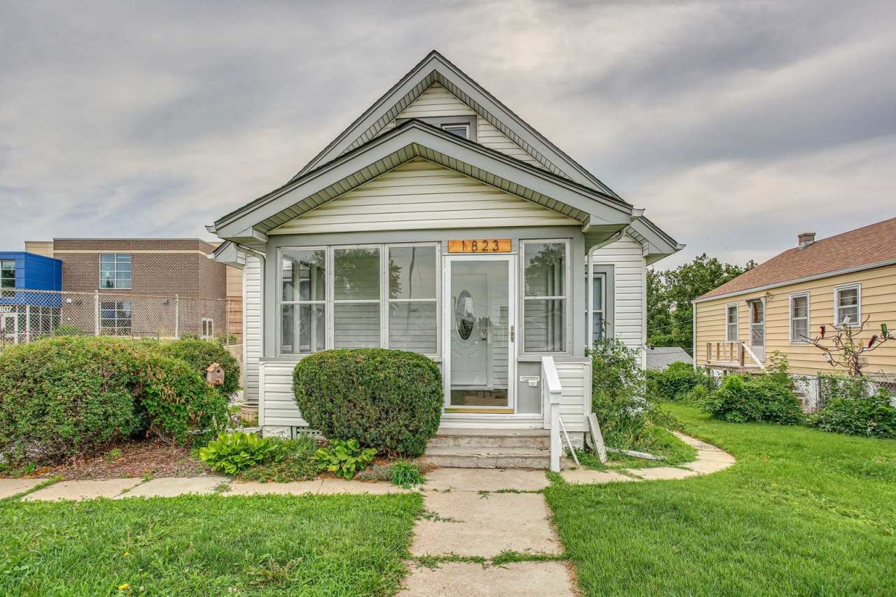 Charming Aksarben Gem