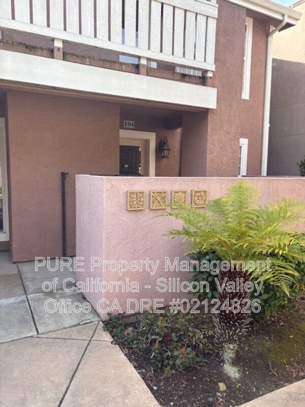 621 E El Camino Real