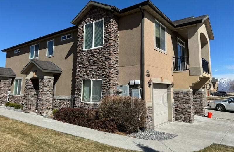 4712 W Thorndale Way