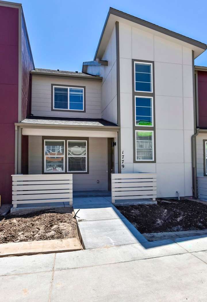 Contemporary Townhome in North CO Springs