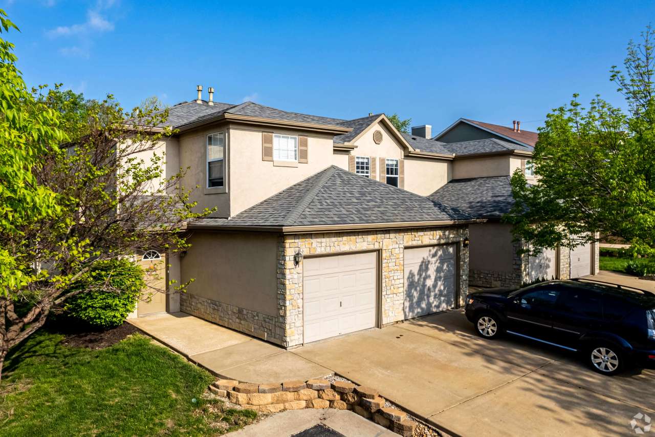 PineCrest Townhomes