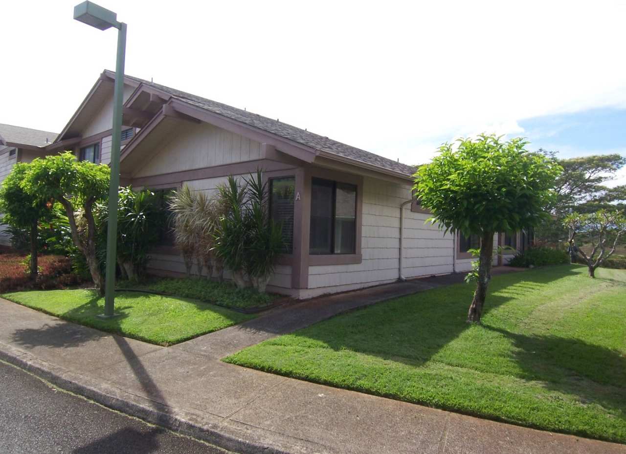 Wailuna 3 Bedroom 2 Bath Townhome w/ Single Car Garage