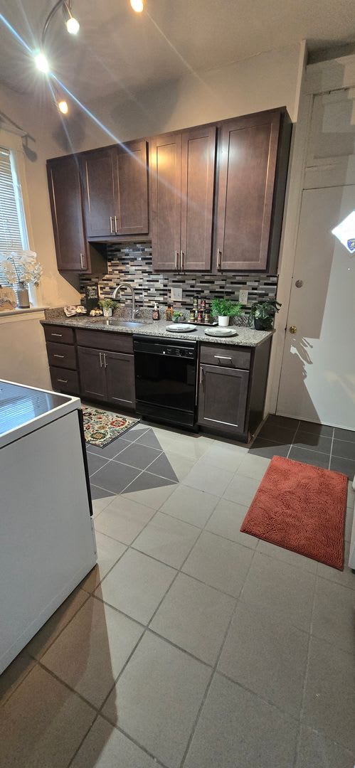 Charming Condo Walkable to Central West End-Washer Dryer in Unit