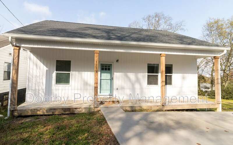 1213 N Chamberlain Avenue