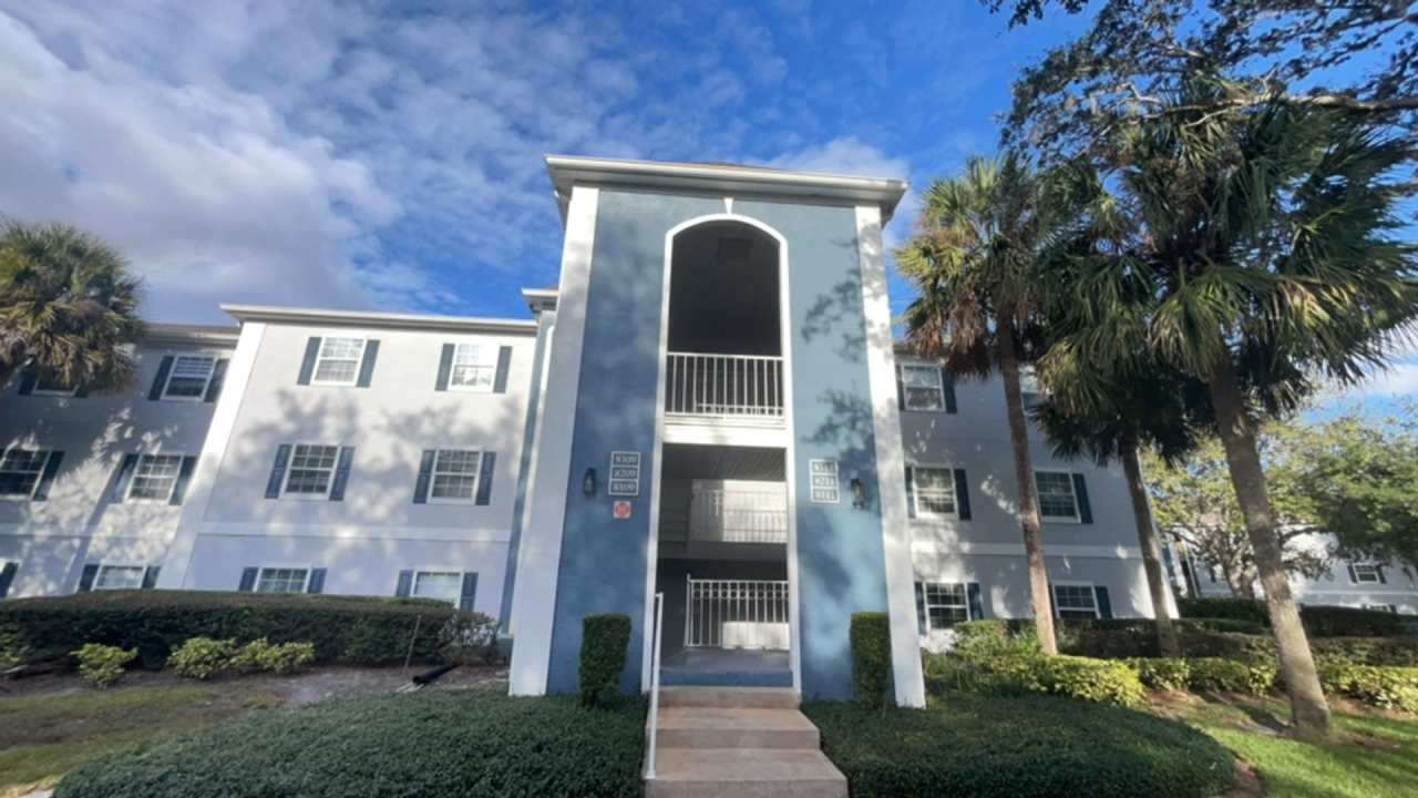 Newly Renovated 2 BED/2.5 BATH Condo in Longwood!