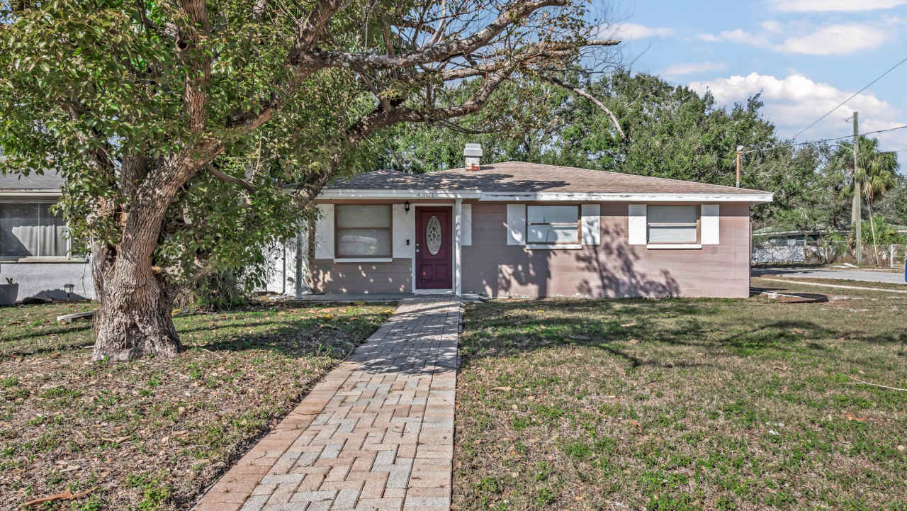 Charming 3-Bedroom Home Near Westshore  Midtown – Just 15 Minutes from Downtown Tampa!