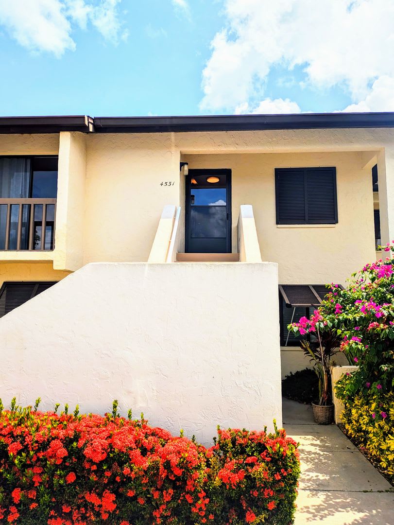 SEASONAL/SHORT TERM TURNKEY condo