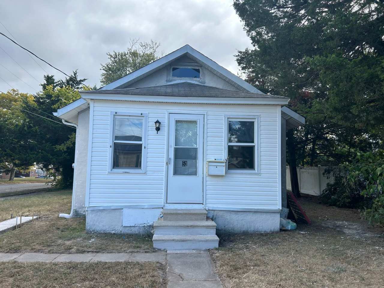 Newly Renovated 2-Bedroom, 1-Bath Single Family Home for Rent!