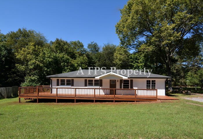 226 Cantrell Drive Southwest