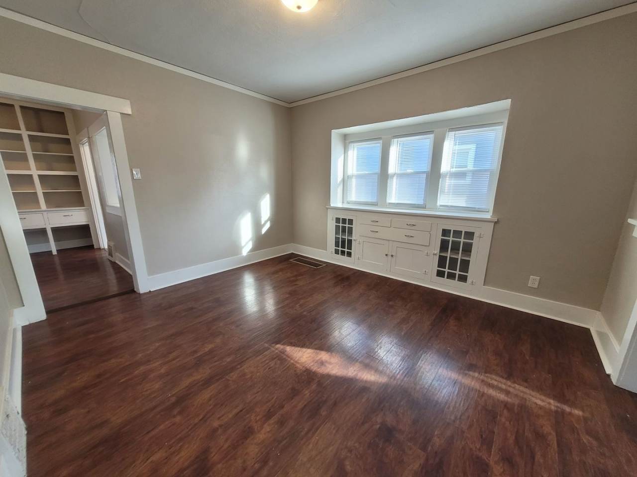 2 Bedroom, 1 Bathroom Home with Detached Garage!