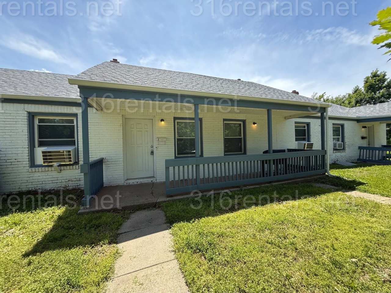 $750 - 2 bed 2 bath - Duplex