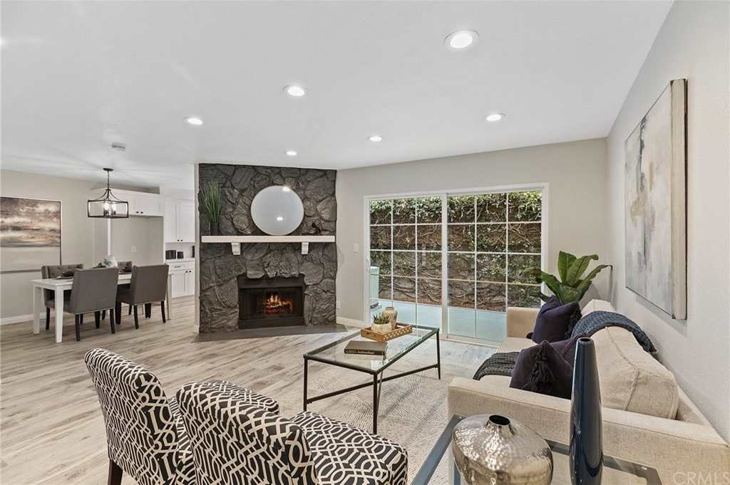 13724 Cordary Avenue