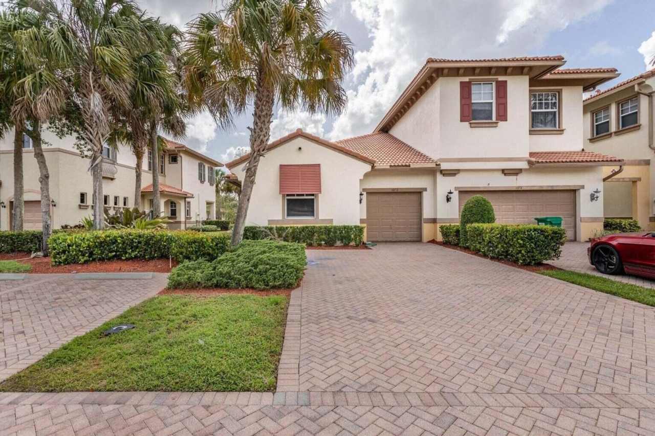 6072 NW 116TH DR CORAL SPRINGS, FL 33076