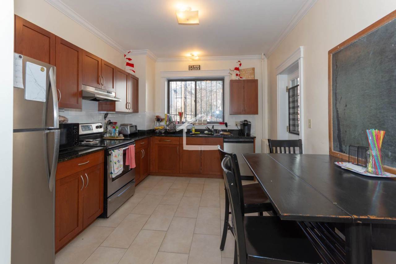 Awesome 4 bed 2 bath in Allston