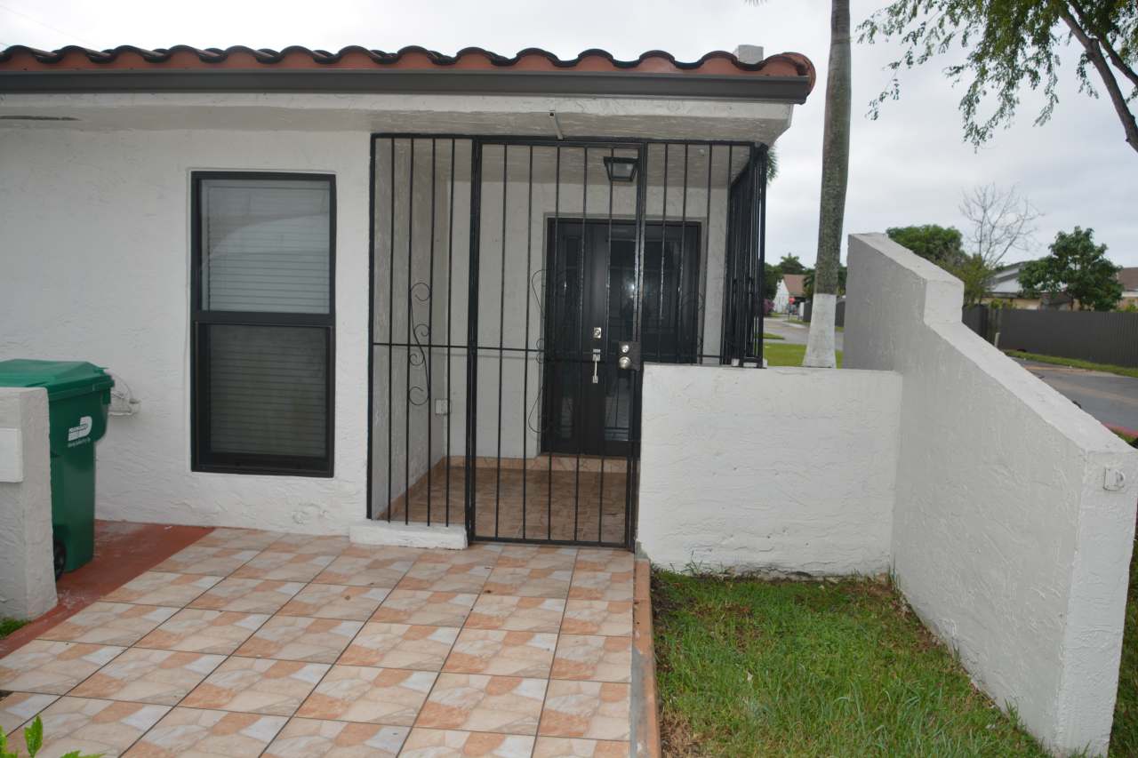 9466 Southwest 6th Terrace