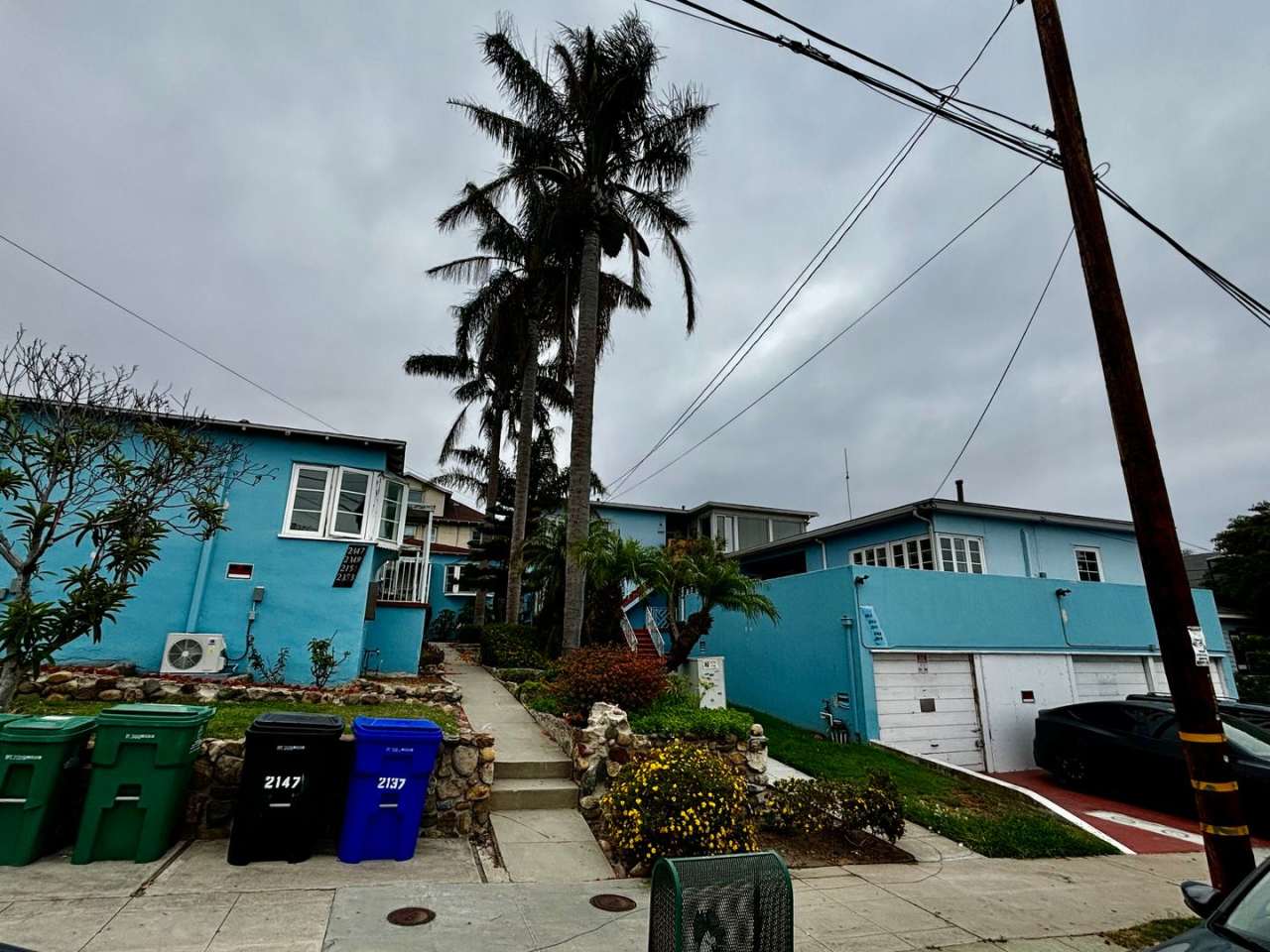 Large 2 bed 1 bath with private outdoor patio- Bankers Hill