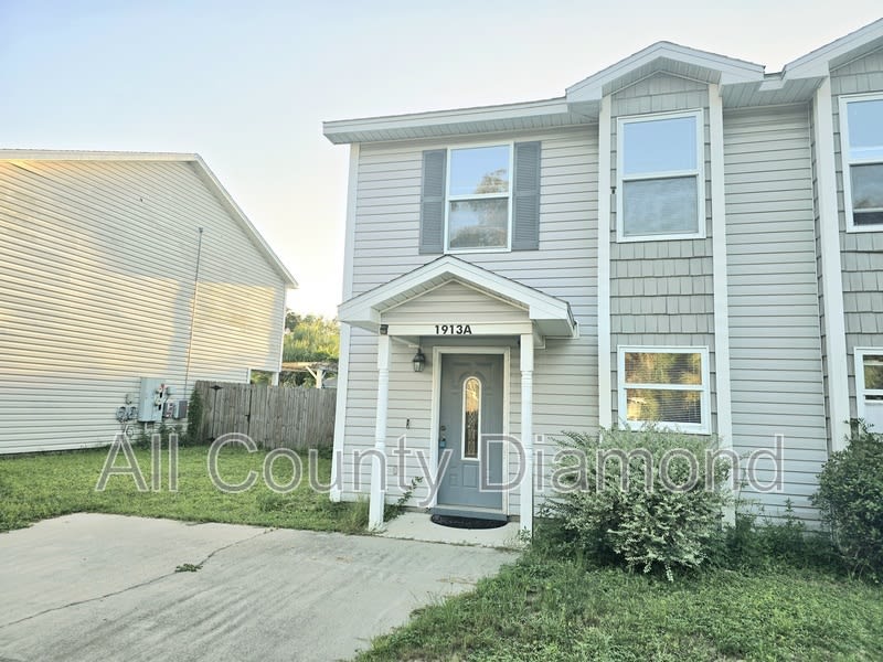 1913 Laurel Ave