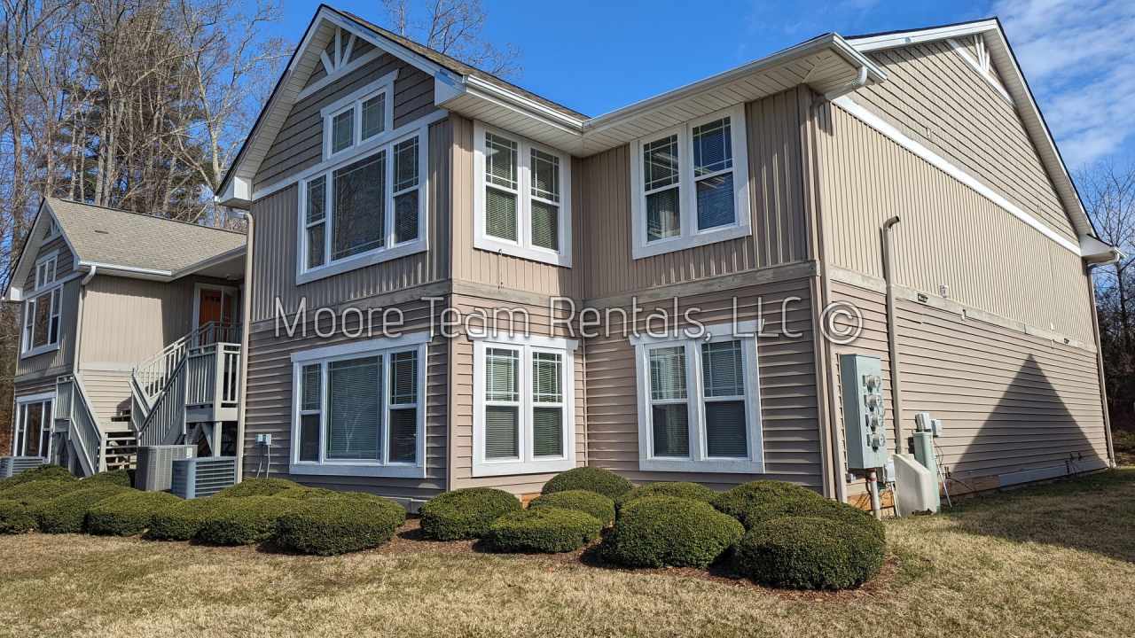 2/2 Ground Level Condo at Morningside