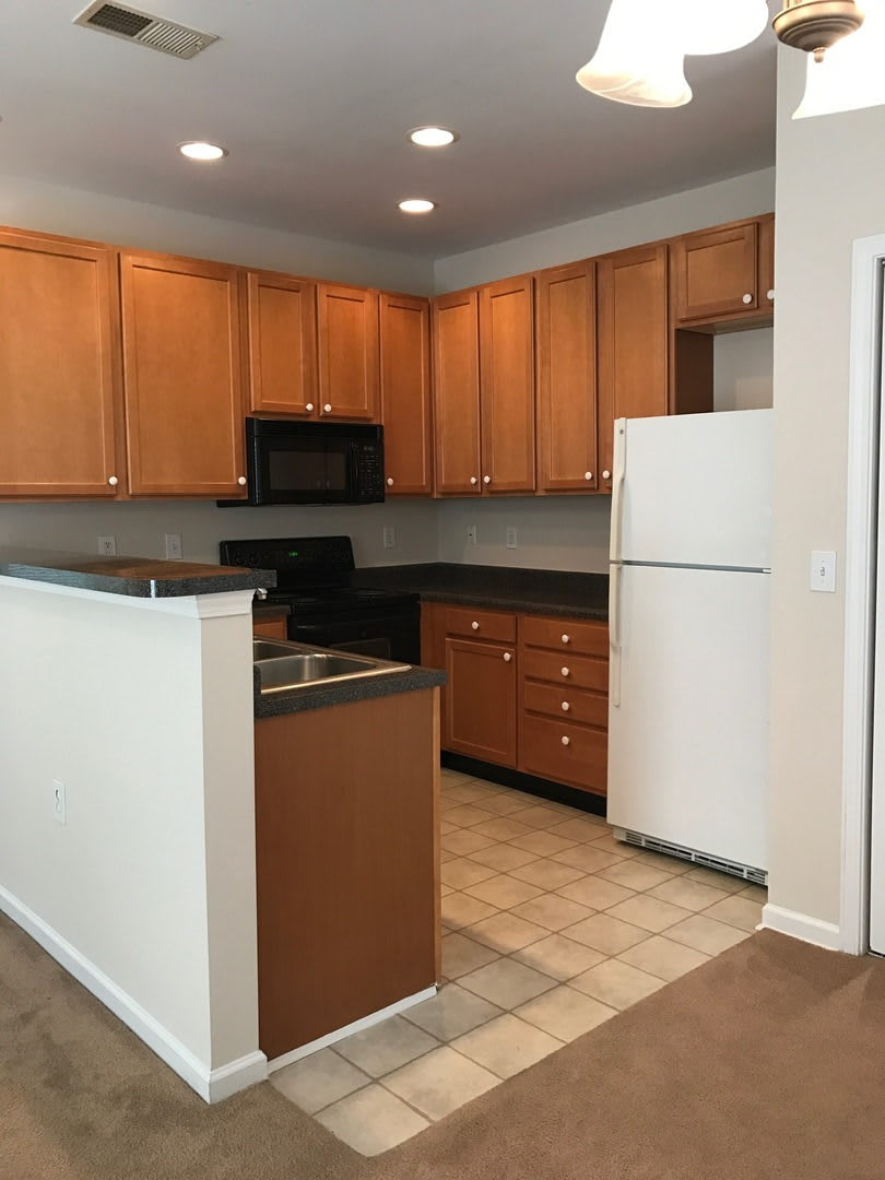 Adorable 1 bedroom 1 bath condo with garage located in Cotwold Park