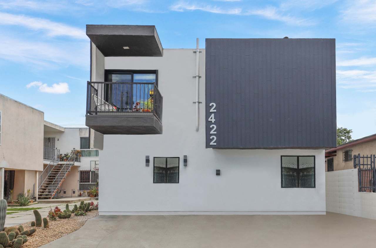 2422 Meadowvale Avenue