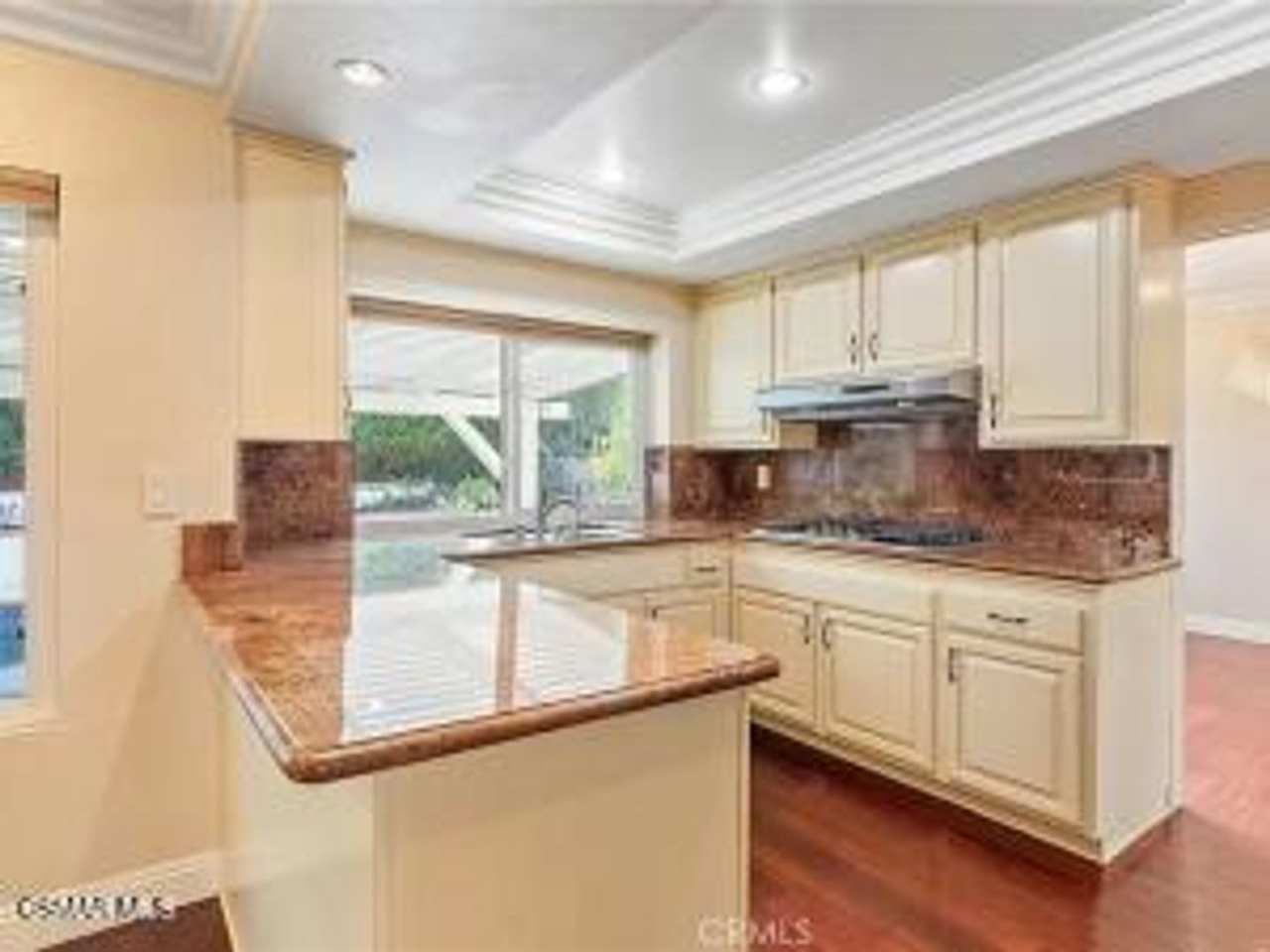 Beautiful 5-Bedroom Home in Westlake Village