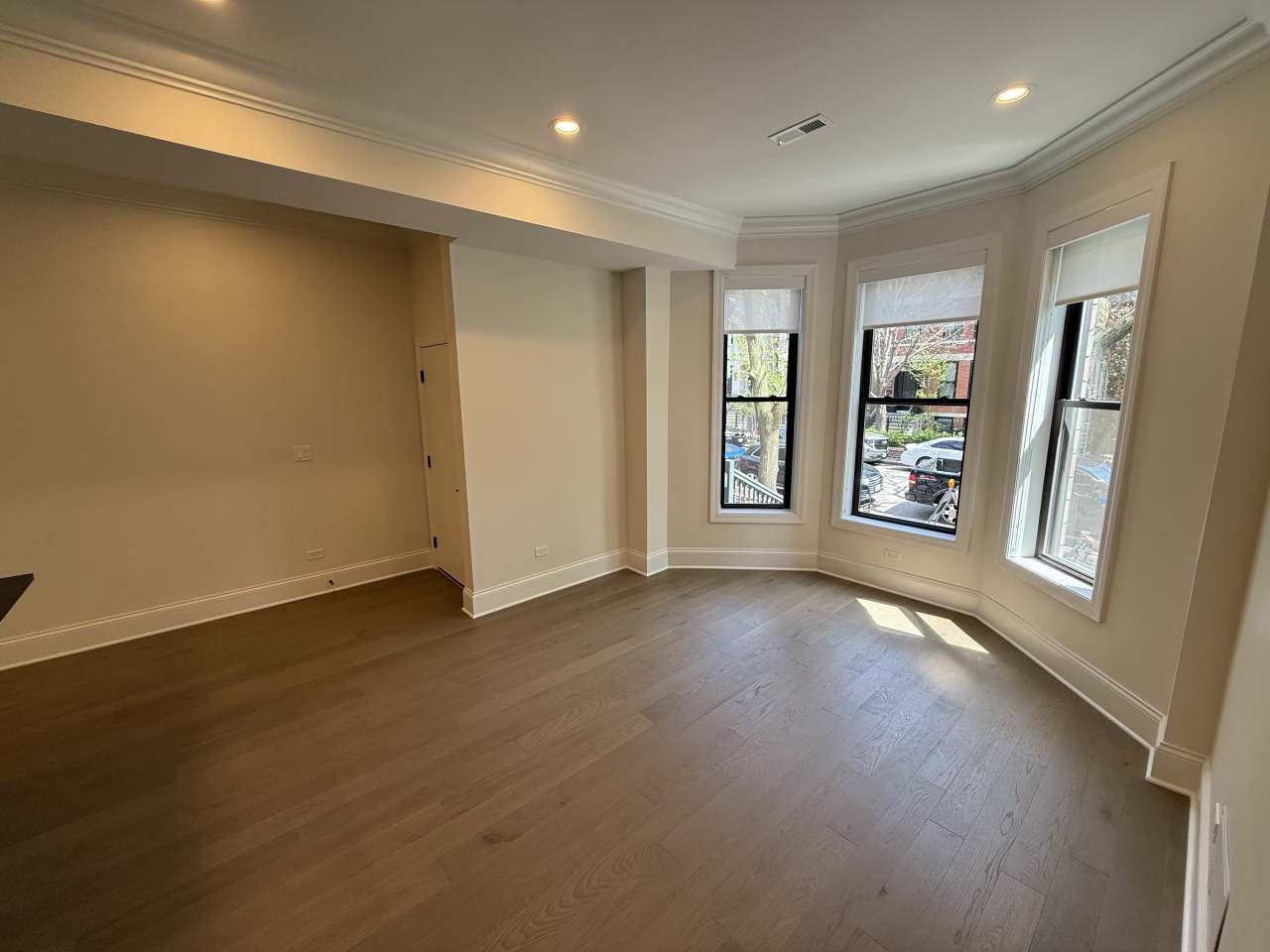 2039 N Fremont St