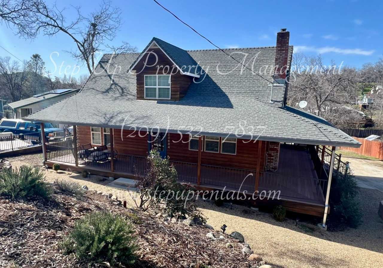 Stunning 3 Bedroom 2 Bath Home In Soulsbyville!!!