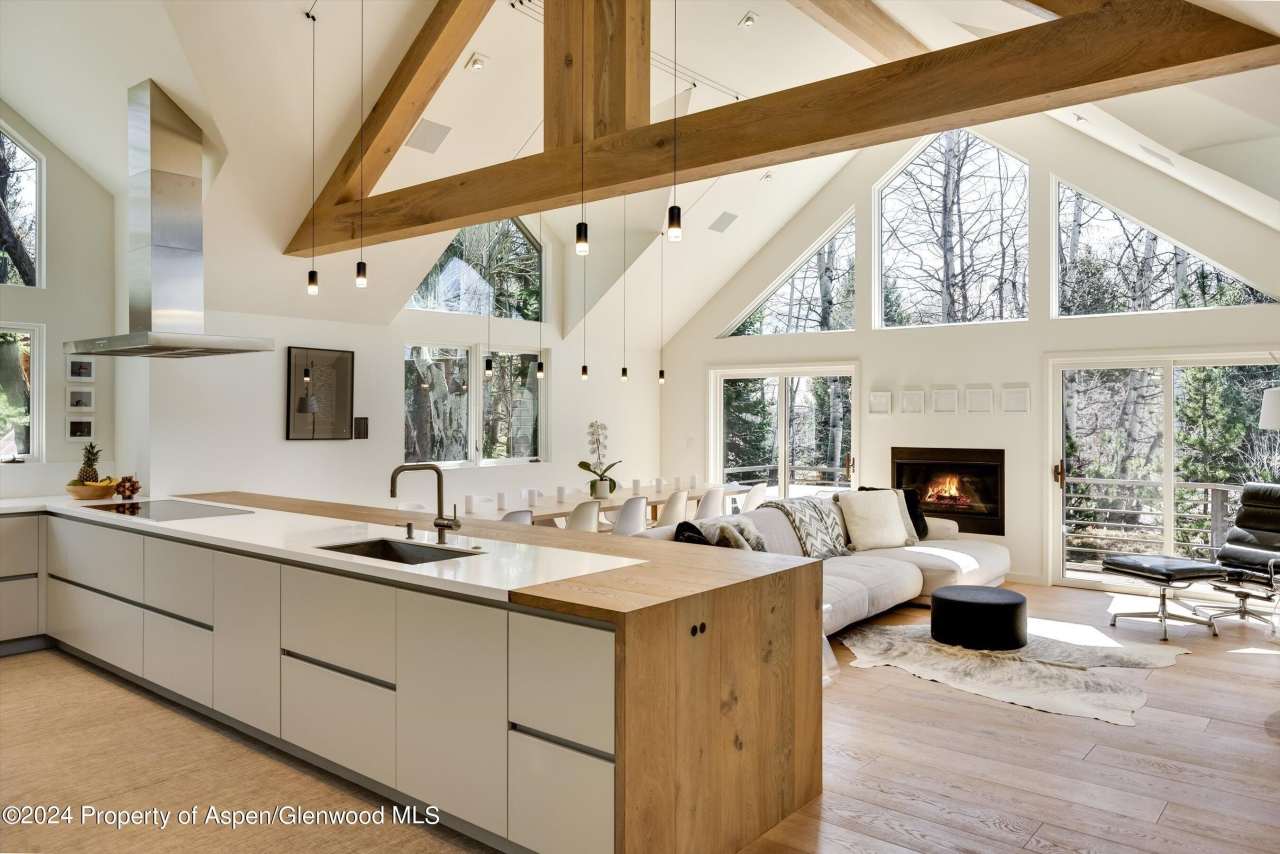 725 Castle Creek Drive