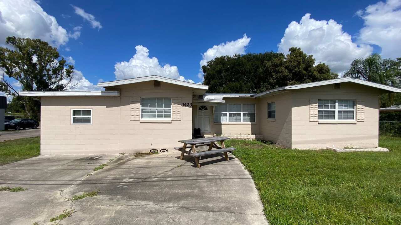 1423 McCoy Rd - Orlando FL - 3 Bedroom 2 Bathroom Home For Rent