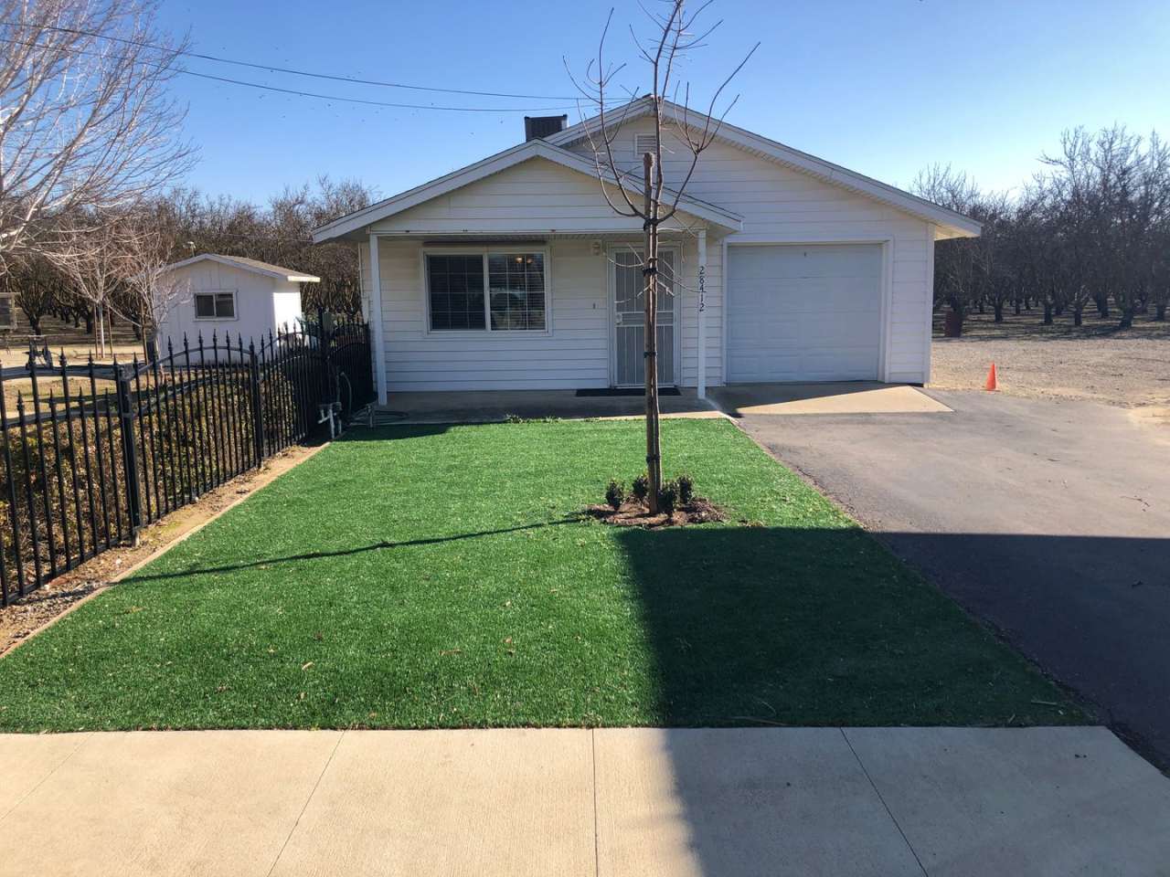 NOW AVAILABLE!! QUAINT HOME IN NEWMAN OUT IN THE COUNTRY