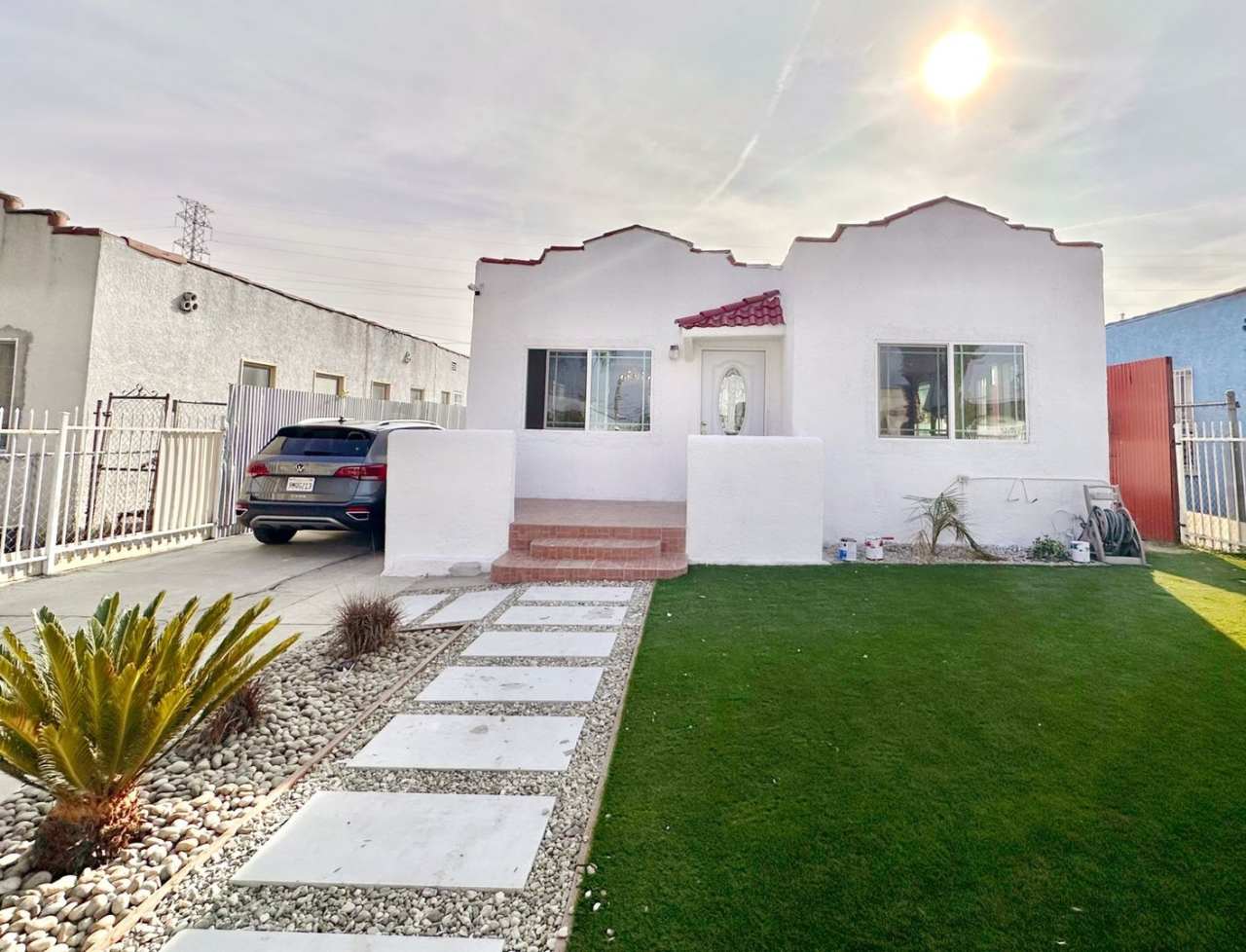 Charming 4BR House in Los Angeles