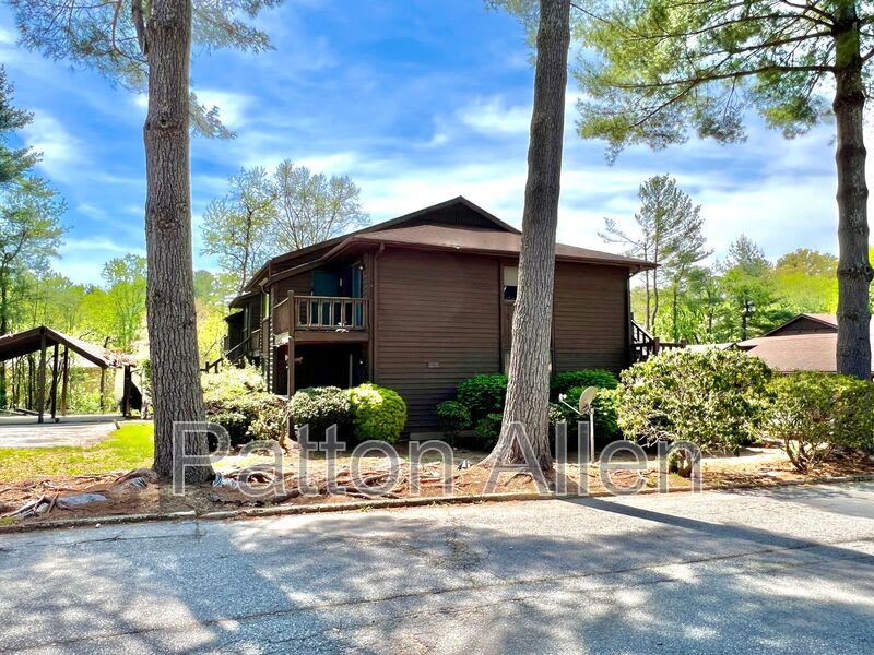 530 Courtwood Ln