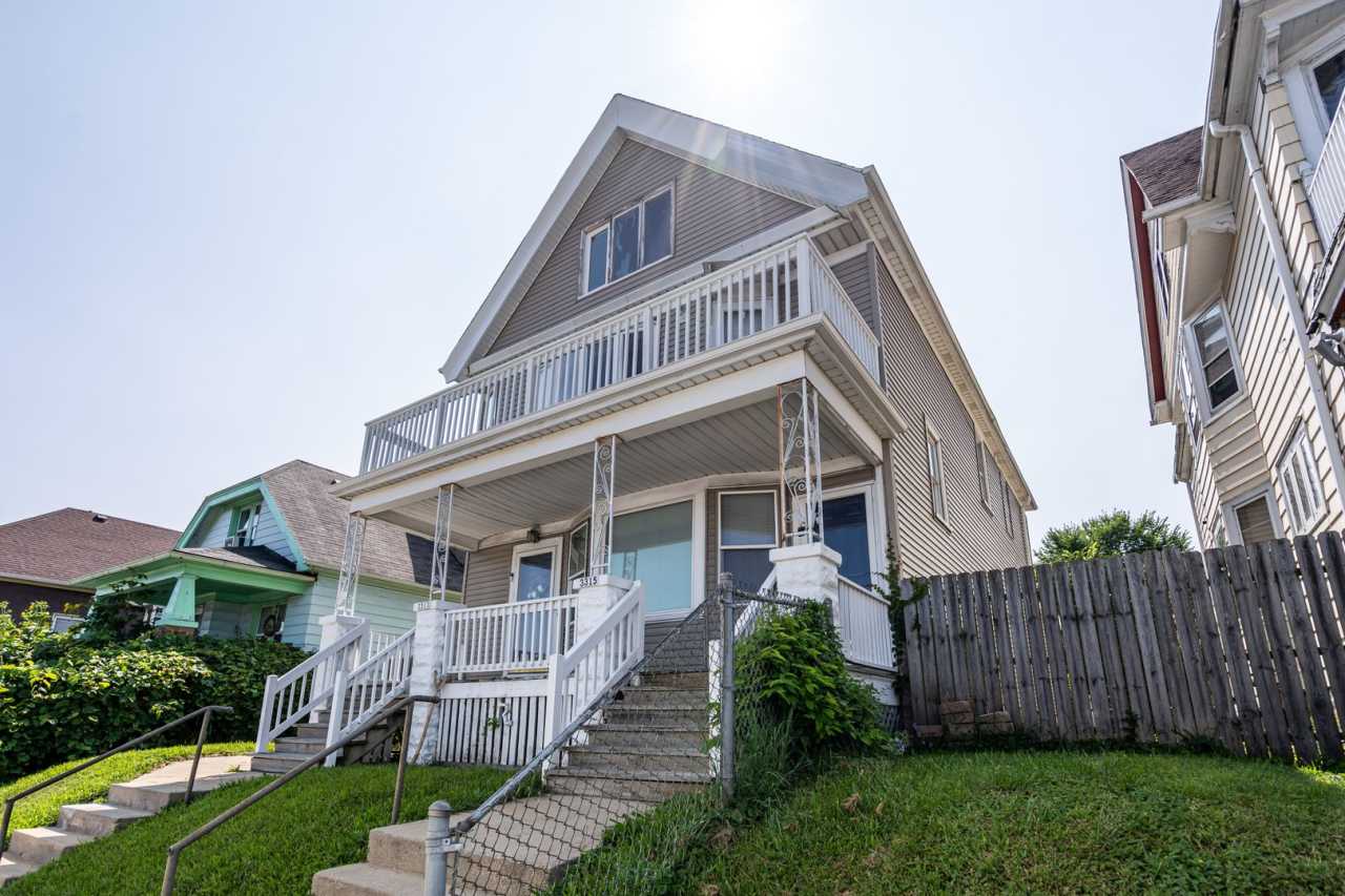 Beautiful 3 Bedroom 2 Bath - HALF OFF FIRST MONTH'S RENT!