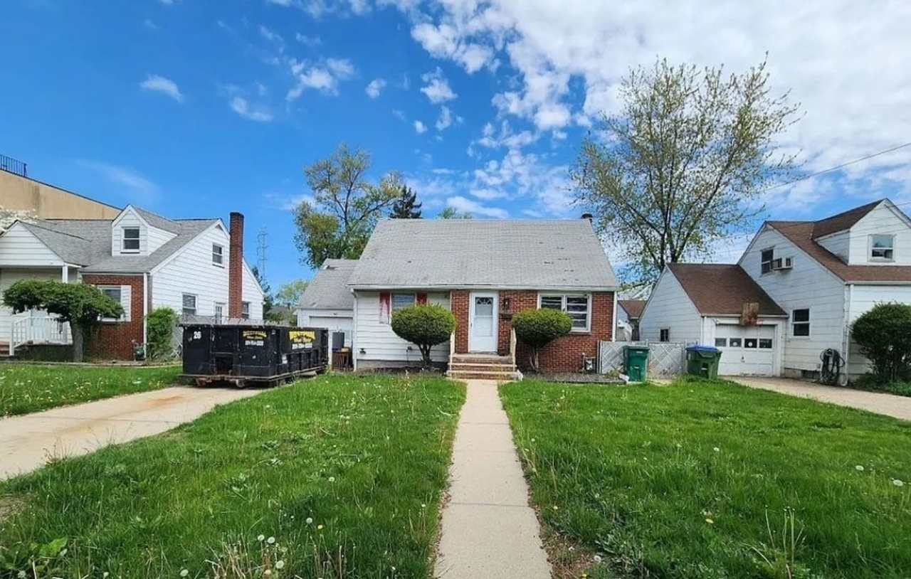 Don't miss the opportunity to rent this beautiful 3-bedroom, 1 bathroom home!