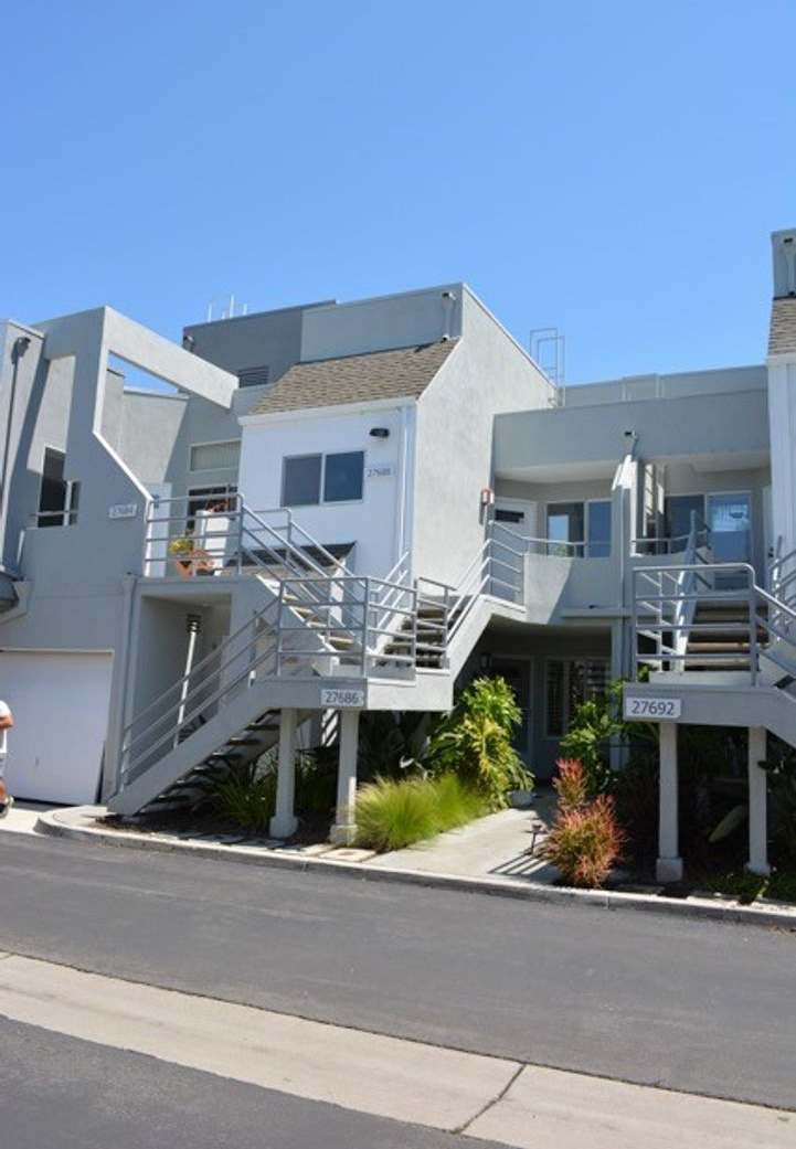 BEAUTIFUL "HILLCREST VILLAGE" CONDOMINIUM HOME WITH GARAGE